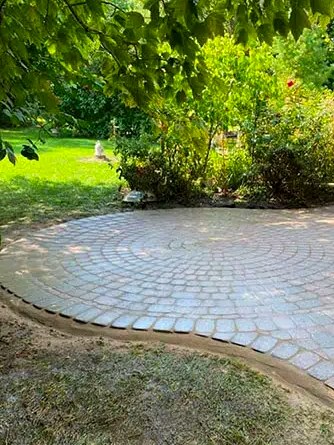 Restauration de pavé-uni après entretien